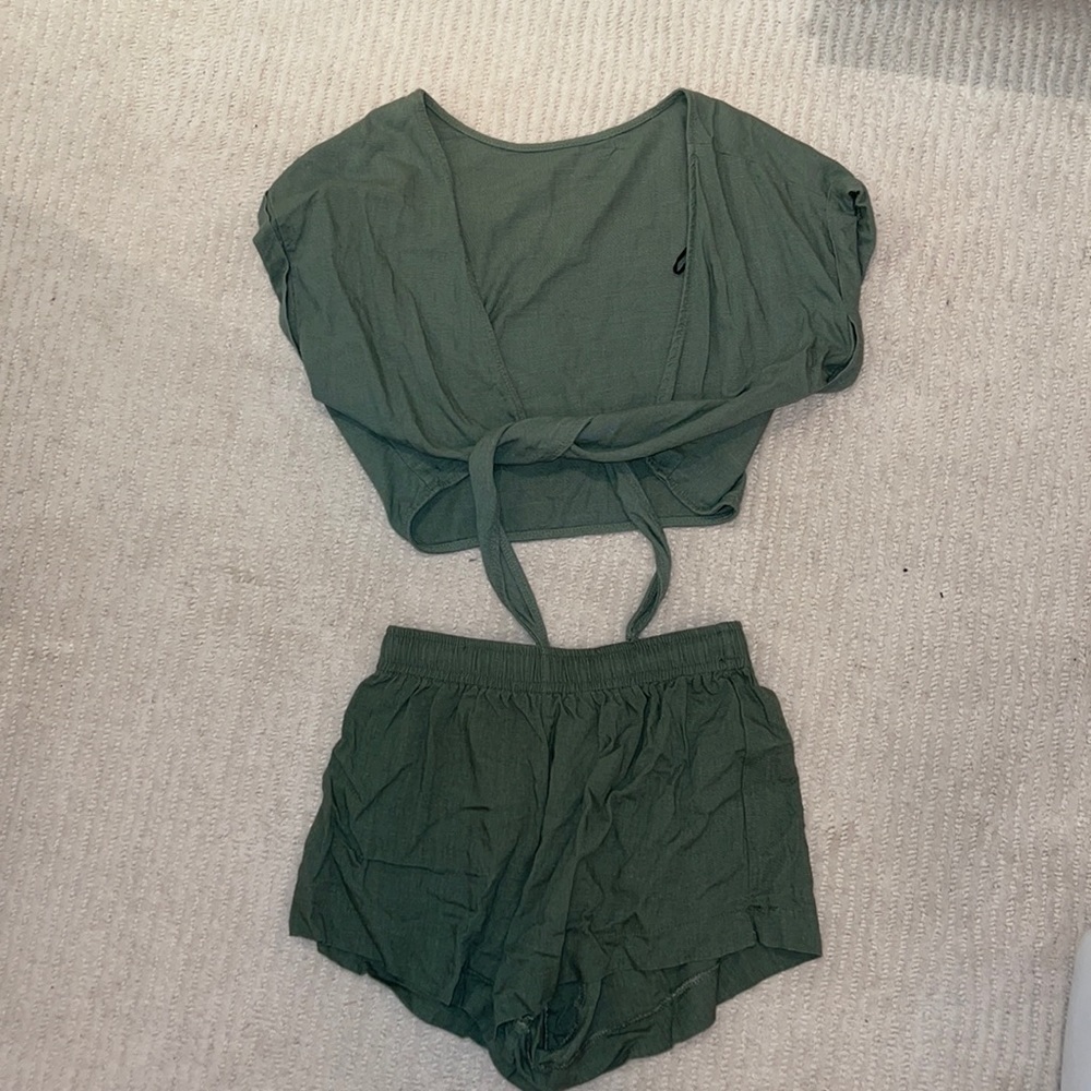 Selling princess polly olive matching set